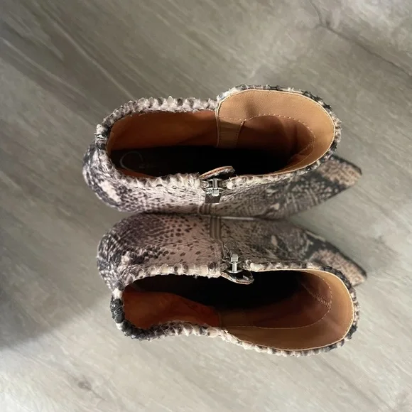 Jessica Simpson Snake Print Heeled Boots size 9 - Picture 4 of 8